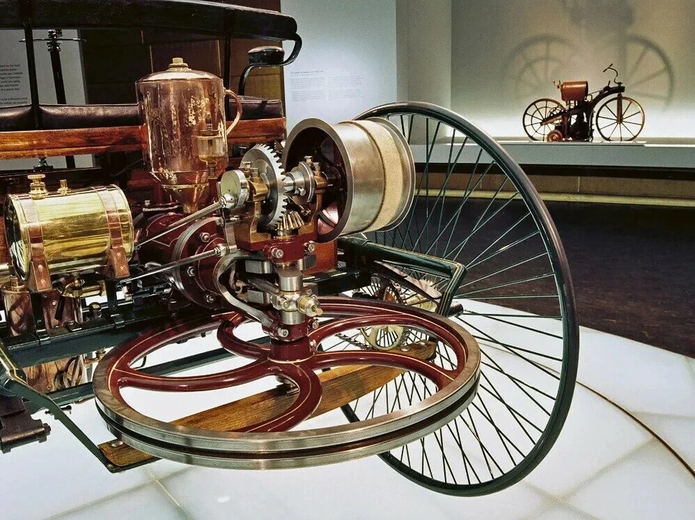 Марка 1 автомобиля в мире. Самый первый Мерседес 1885. Benz Patent-Motorwagen 1886 года.