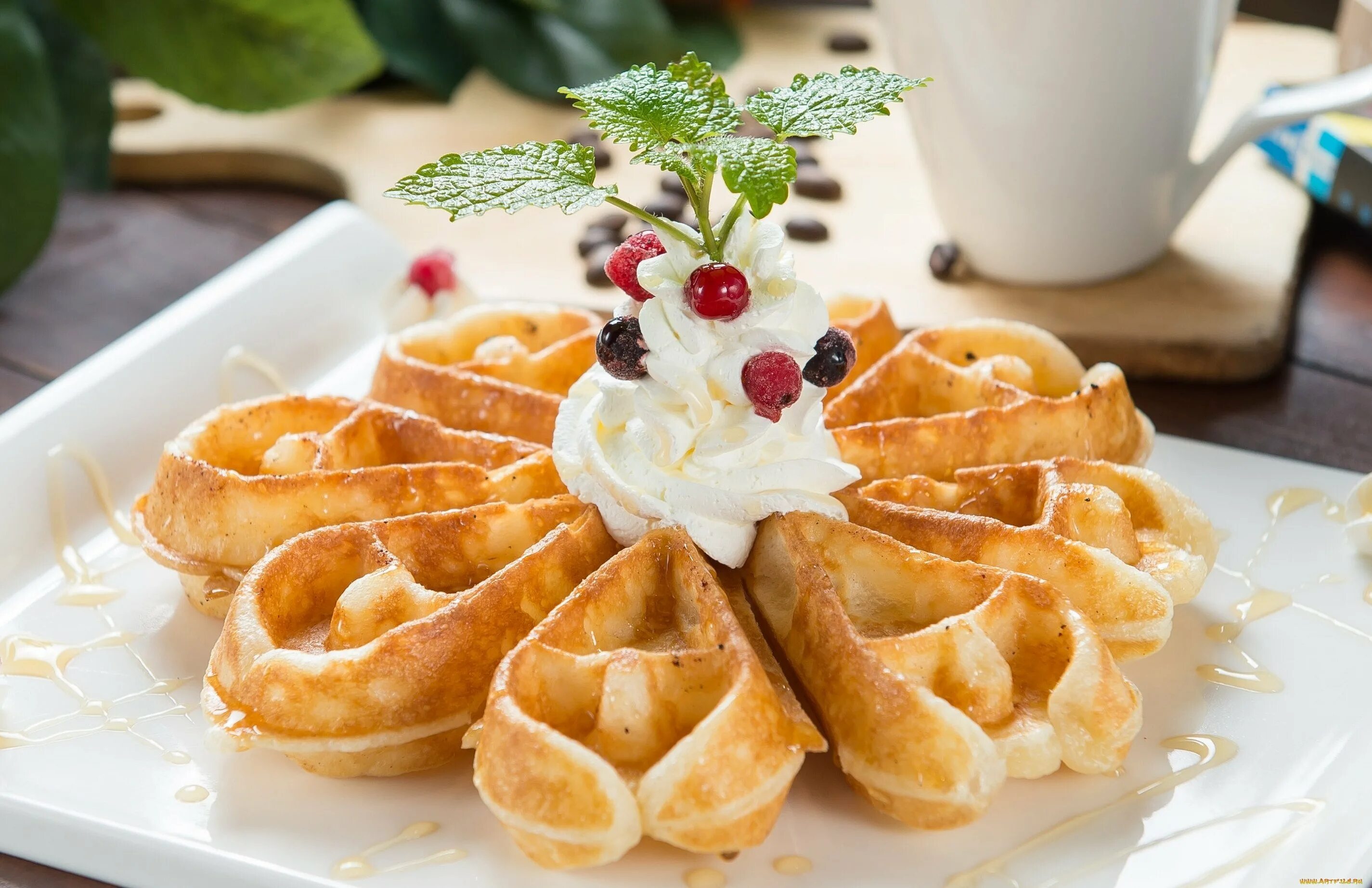 Красивые блюда. Оригинальная подача блинов. Украшение блинов на масленицу. Красиво украсить блины на тарелке. Необычные блины.