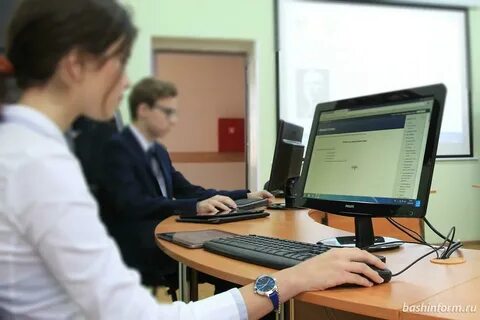 В москве школьников переводят на дистанционное обучение