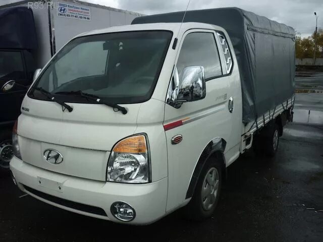 Купить хендай на авито ростовская область. Hyundai Porter 2 II 2010. Тент на Портер 2. Hyundai Porter 2.5d 1992. Хундай Портер 2 б.