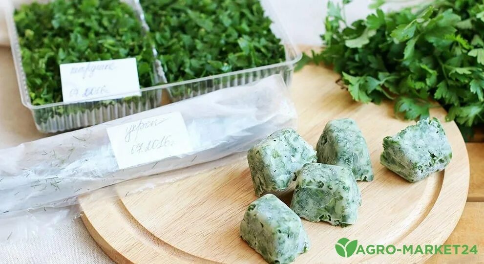 Какую зелень можно замораживать на зиму. Заморозка зелени. заморозка зелени на зиму. порционная заморозка зелени. заморозка петрушки на зиму в морозилке.
