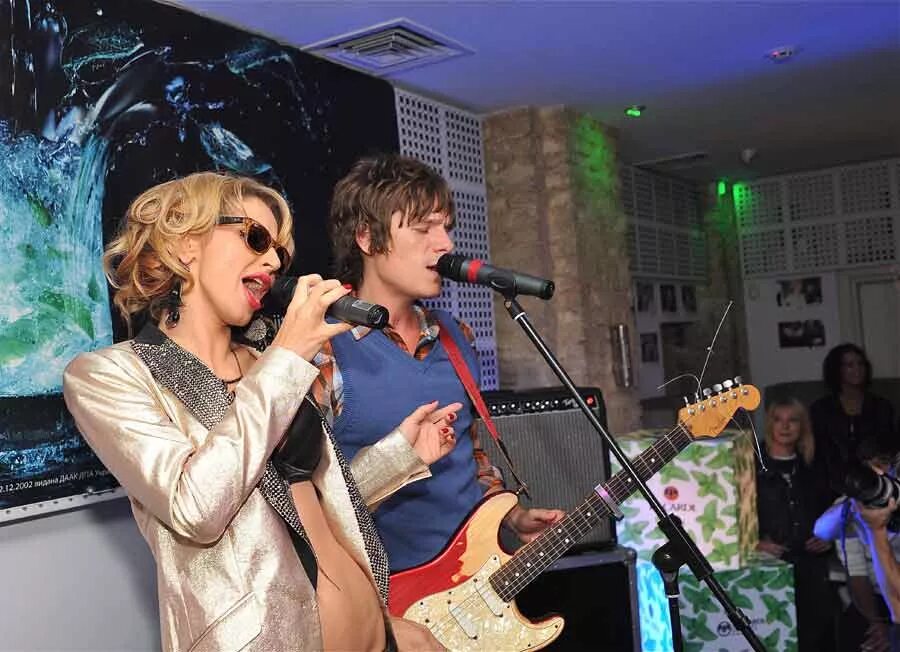 спеть дуэтом.