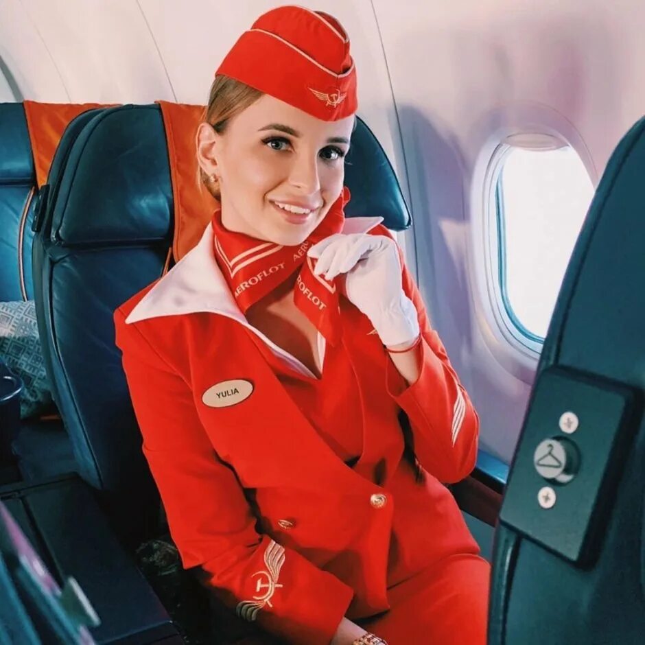 Что нужно чтоб стать стюардессой