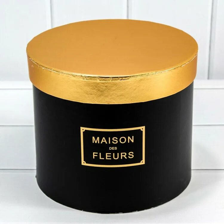 Коробка maison. Цветы в коробке maison des fleurs. Коробка maison. Коробка для цветов maison. Maison fleurs коробка.
