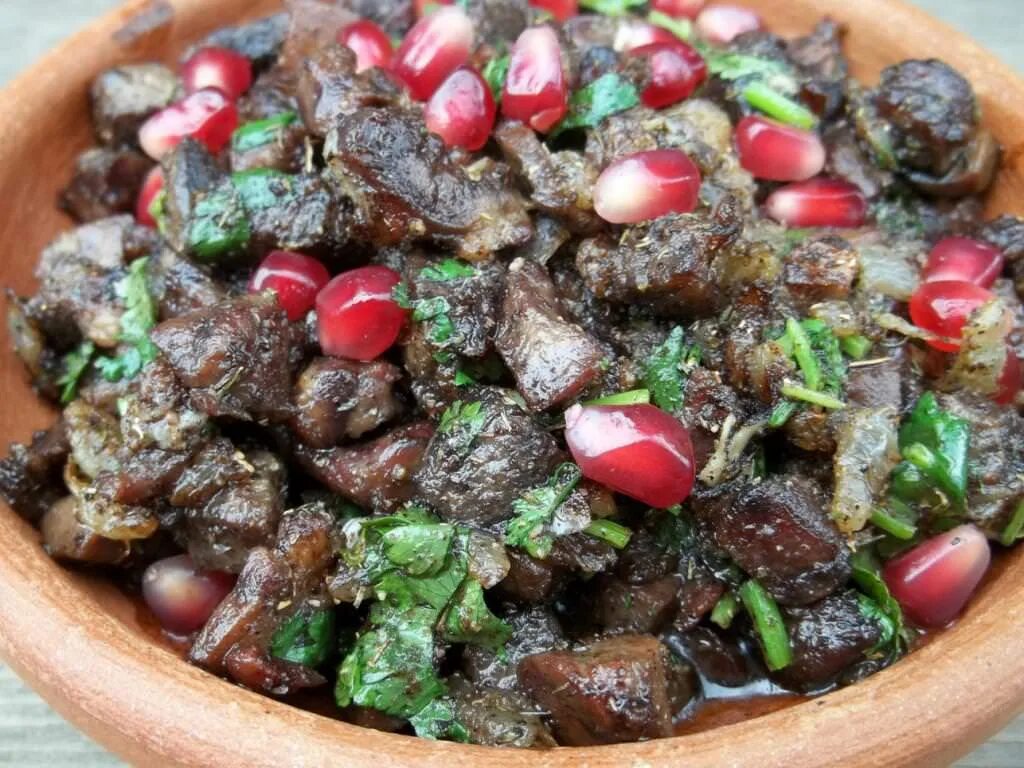 блюдо из потрохов. ковурма лагман. блюдо из потрохов. сациви кучмачи. печень куриная тушеная.