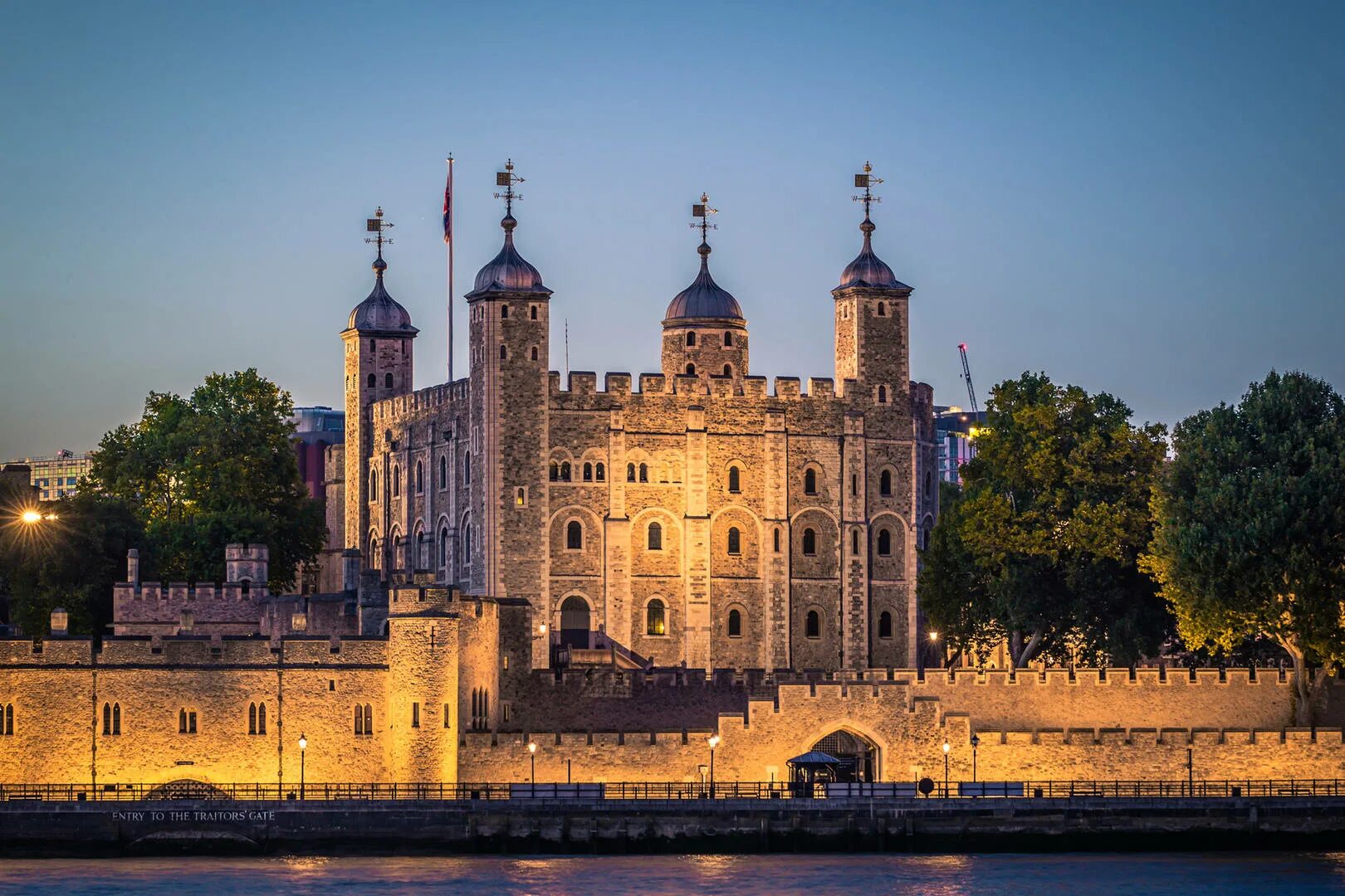 The tower of london is a palace. Лондонский тауэр. тауэр в лондоне. tower of london фото. the tower of london ночью.