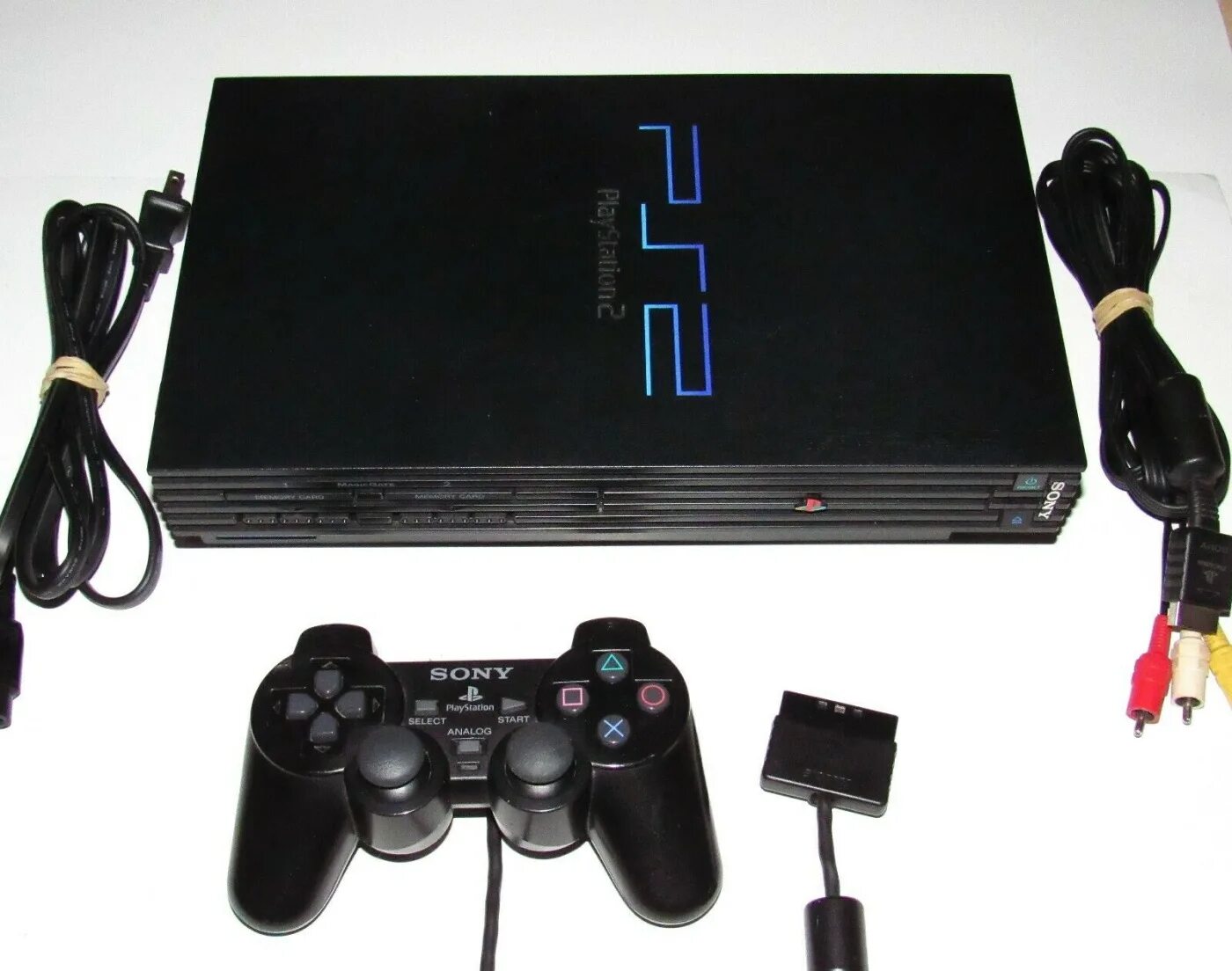 Устать приставка. Sony ps2 fat. Sony PLAYSTATION 2 ps2. Sony PLAYSTATION 1 И 2. Sony ps2 Slim.