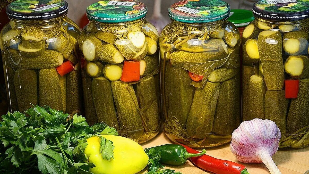 Когда можно солить на зиму. Огурцы маринованные. заготовки на зиму. огурцы на зиму. соленья в банках.