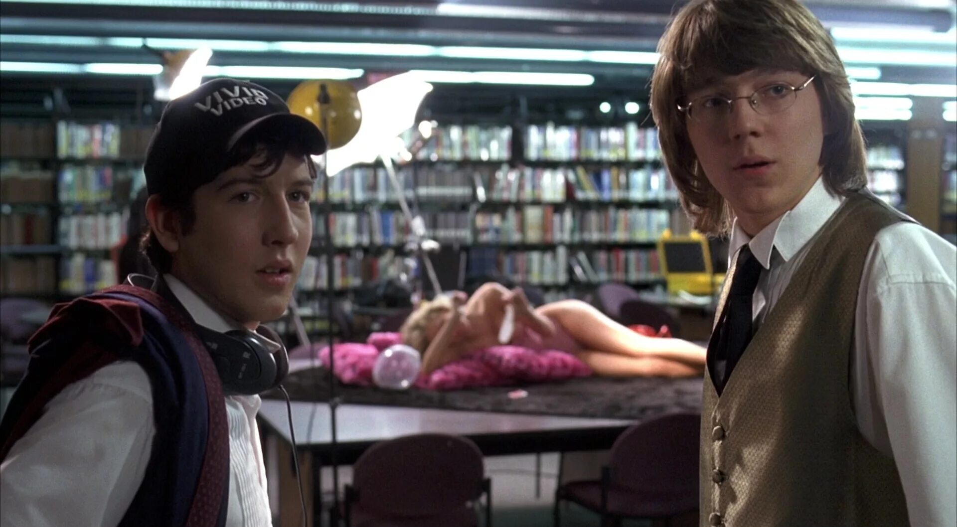 Once there lived a girl. Соседка 2004 Amanda Swisten. The girl next Door фильм. Крис Маркетт соседка. Соседка Лорд фильм.