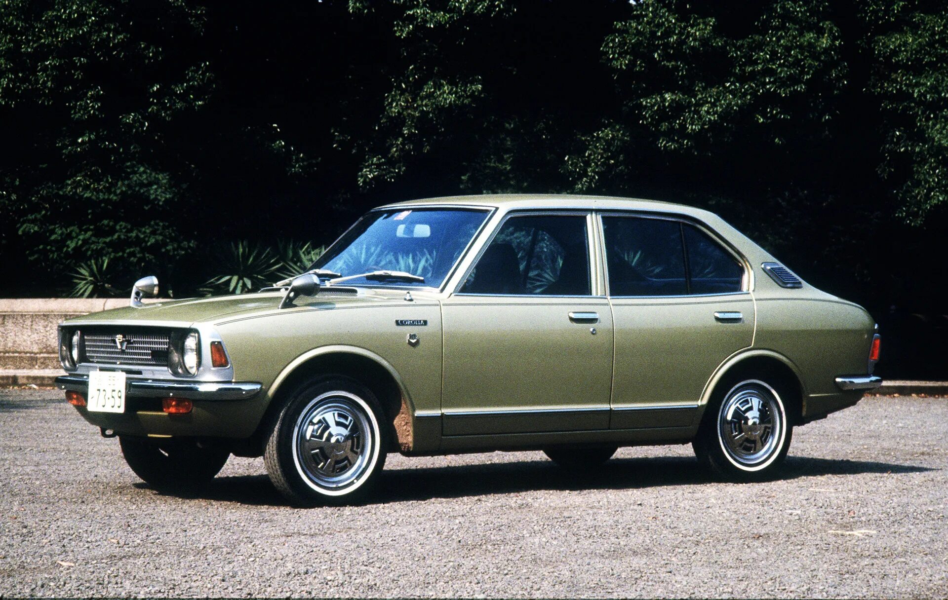 Королла 2 поколение. Toyota Corolla 1 поколение. Toyota Corolla 1966. Toyota Corolla 1970. Тойота Королла 1 поколения.