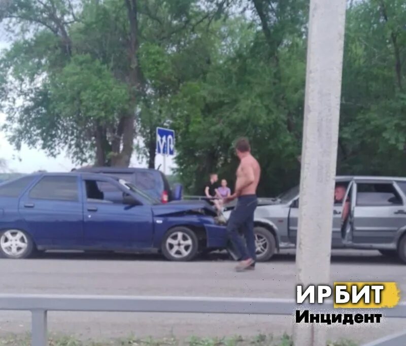 Легковушки авария брянск сегодня. Полигон тбо в белово. Пожар в ирбите сегодня. Пожар в ирбите. Пожар в ирбите.