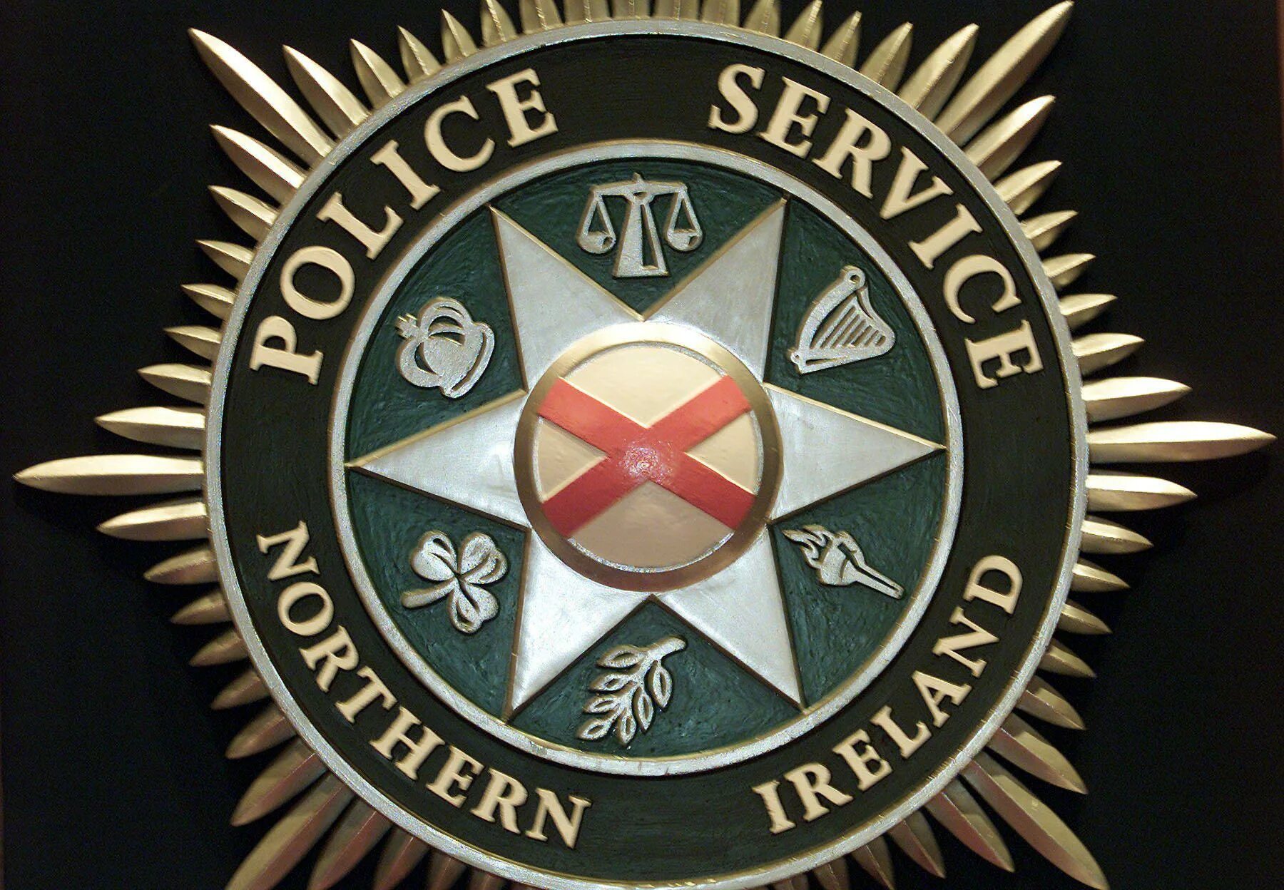 Ирландская полиция. Police Northern Ireland. Ирландия преступность. Эмблема ирландский ВВС. Northern irish