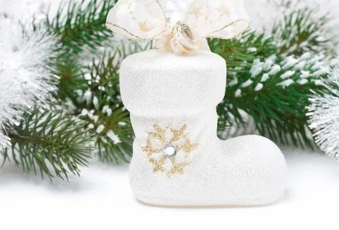 Картинка на рабочий стол серебристые, шарики, игрушки, узор, шары, белые 800 x 6