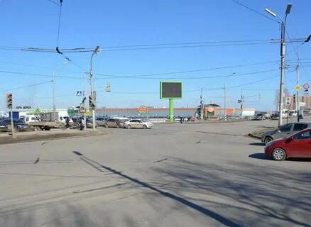 Возле перекрестка
