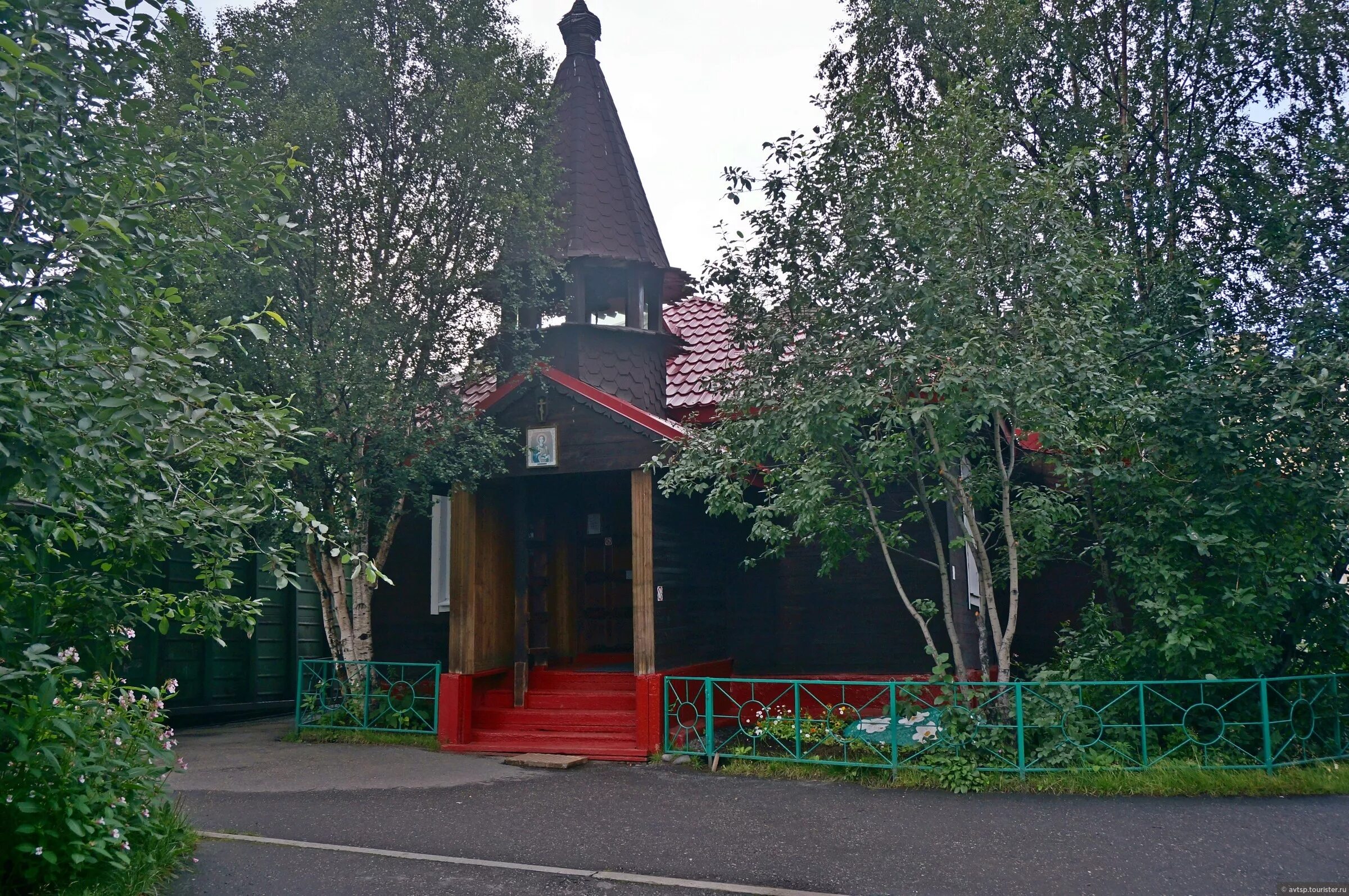 церковь святого пантелеймона мурманск. храм пантелеймона мурманск. храм святого великомученика и целителя пантелеимона. храм пантелеймона мурманск. храм вмч пантелеимона обнинск.