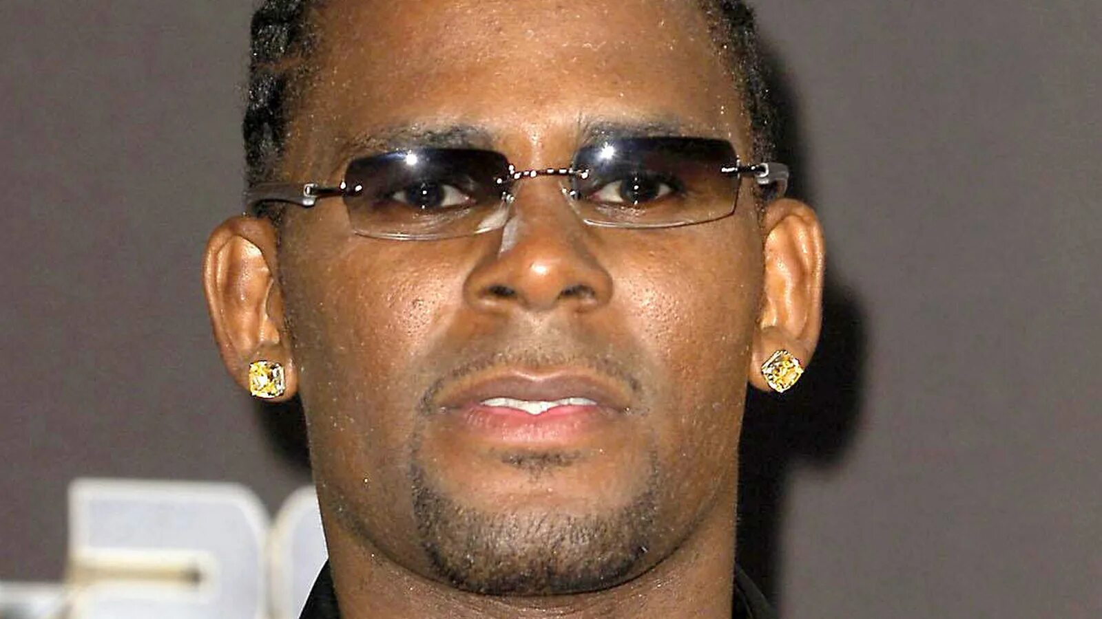 R kelly скандал. R Kelly. Ар Келли. Певец r Kelly. R Kelly посадили.