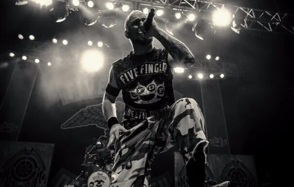 Five finger death punch it all away. Файв фингер дед панч wash it all away. wash it all away five finger. five finger death punch - gone away. five finger death punch wash it all away piano ноты.