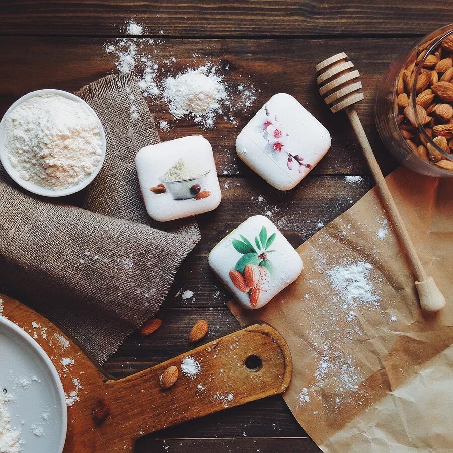 Красная поляна инста. Лицо байкала. Предметная съемка для инстаграм. Зимние картинки. Кофе зимой.