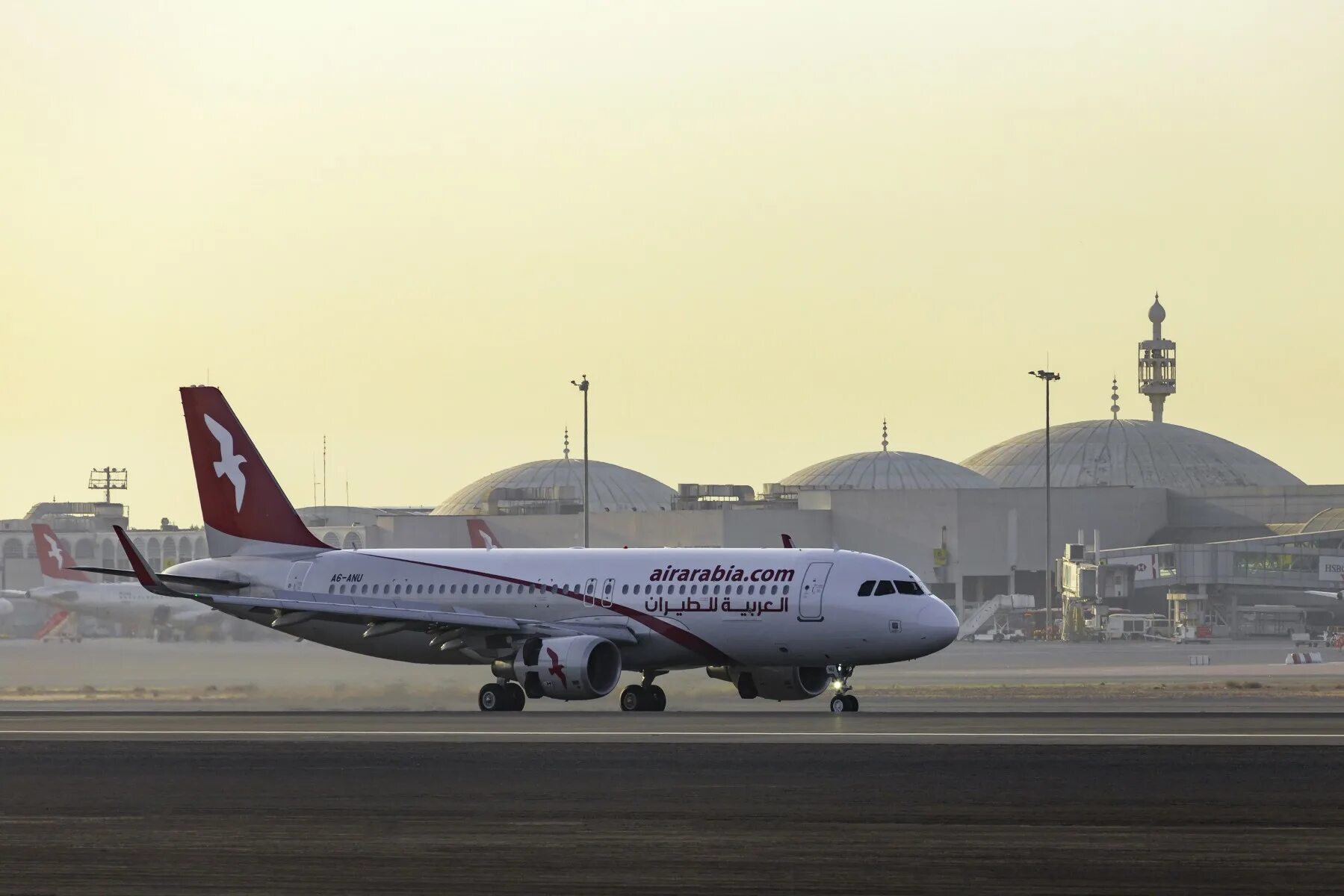 Айр арабиан. Арабия авиакомпания. Air Arabia Egypt авиакомпания. Эйр Арабия парк самолетов. Арабия Эйрлайнс двухпалубный.