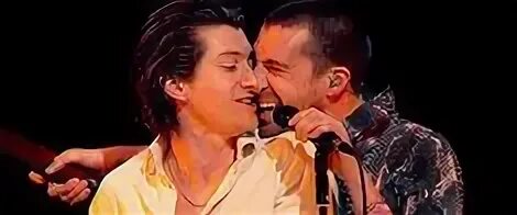 Алекс тернер и майлз кейн отношения. Алекс тернер и майлз. Майлз кейн the last shadow puppets. Алекс тернер и майлз кейн. Дэвид теннант и алекс тернер.