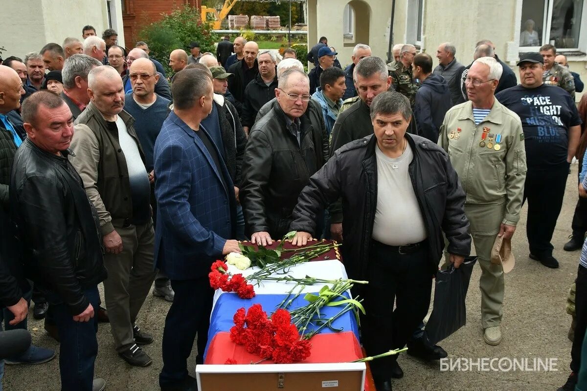 Лидер ОПГ Нижнекамск. Лидера ОПГ «Кусковские» в Нижнекамске похоронили на «аллее. Нижнекамские группировки.