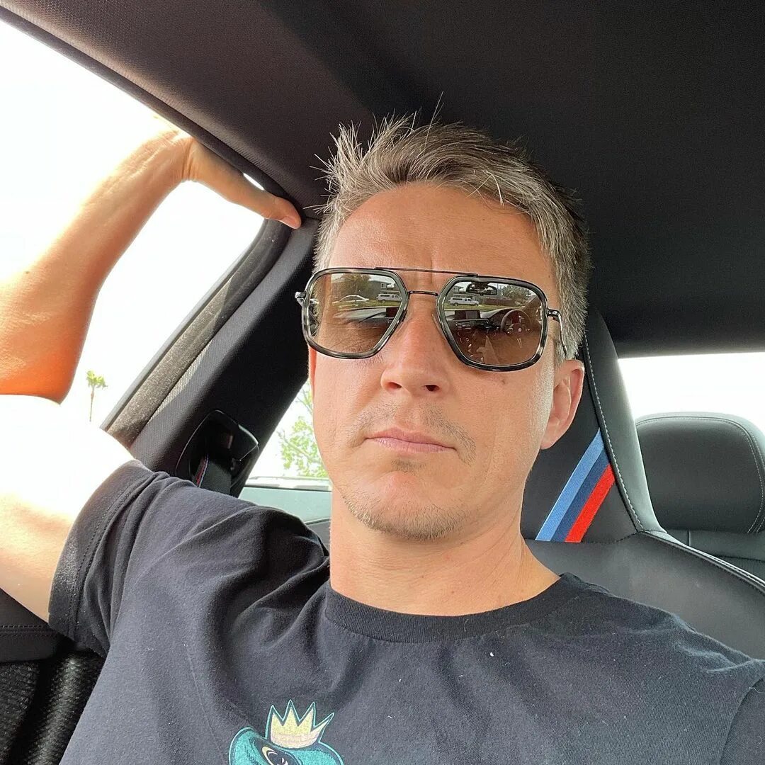 Chris mckenzie кубик. Kristin mckenzie. Chris mckenzie. Chrismckenzie com. Chris mckenzie.