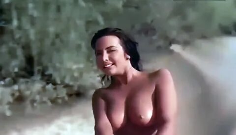 Обнаженная актриса Изабель Сарли на откровенных фото.