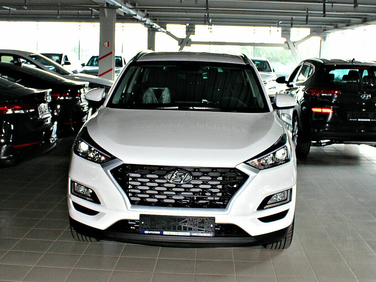 Рестайлинг хендай туксон. Hyundai tucson 2019 белый. Hyundai tucson 2018 рестайлинг. Hyundai tucson 3 поколения рестайлинг. Hyundai tucson 2018 рестайлинг.