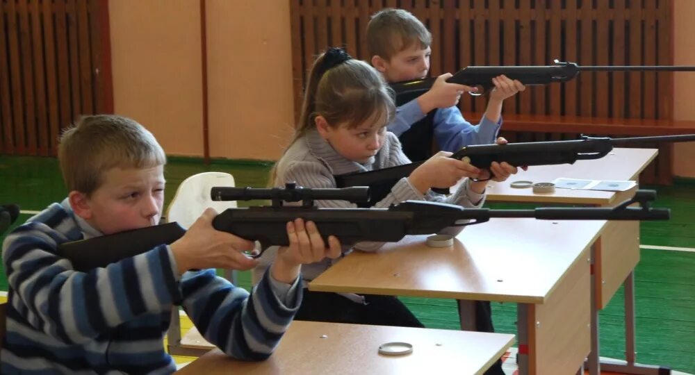 Военная подготовка в школе. Будут расстреливать школы