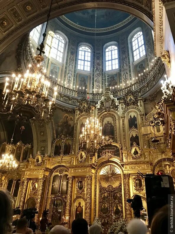 Елоховская галерея. Храм на Бауманской в Москве Елоховский.