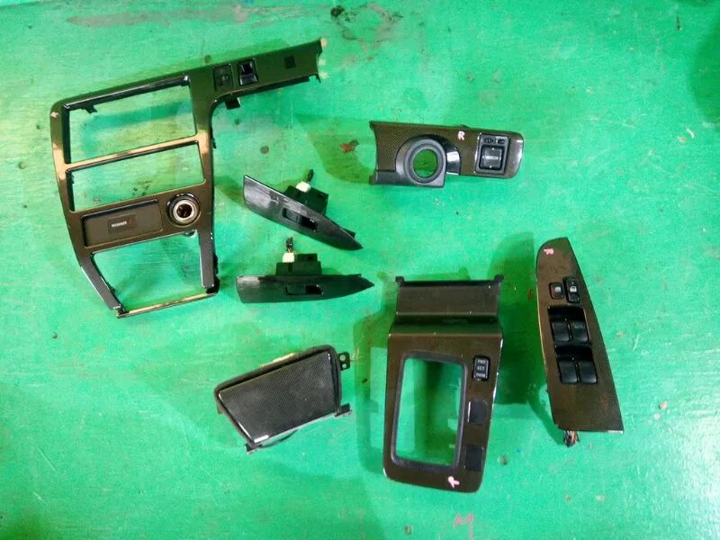 Консоль магнитофона тойота карина е. Консоль магнитофона. Консоль на карину 211. Консоль магнитофона 134360. Консоль магнитофона.
