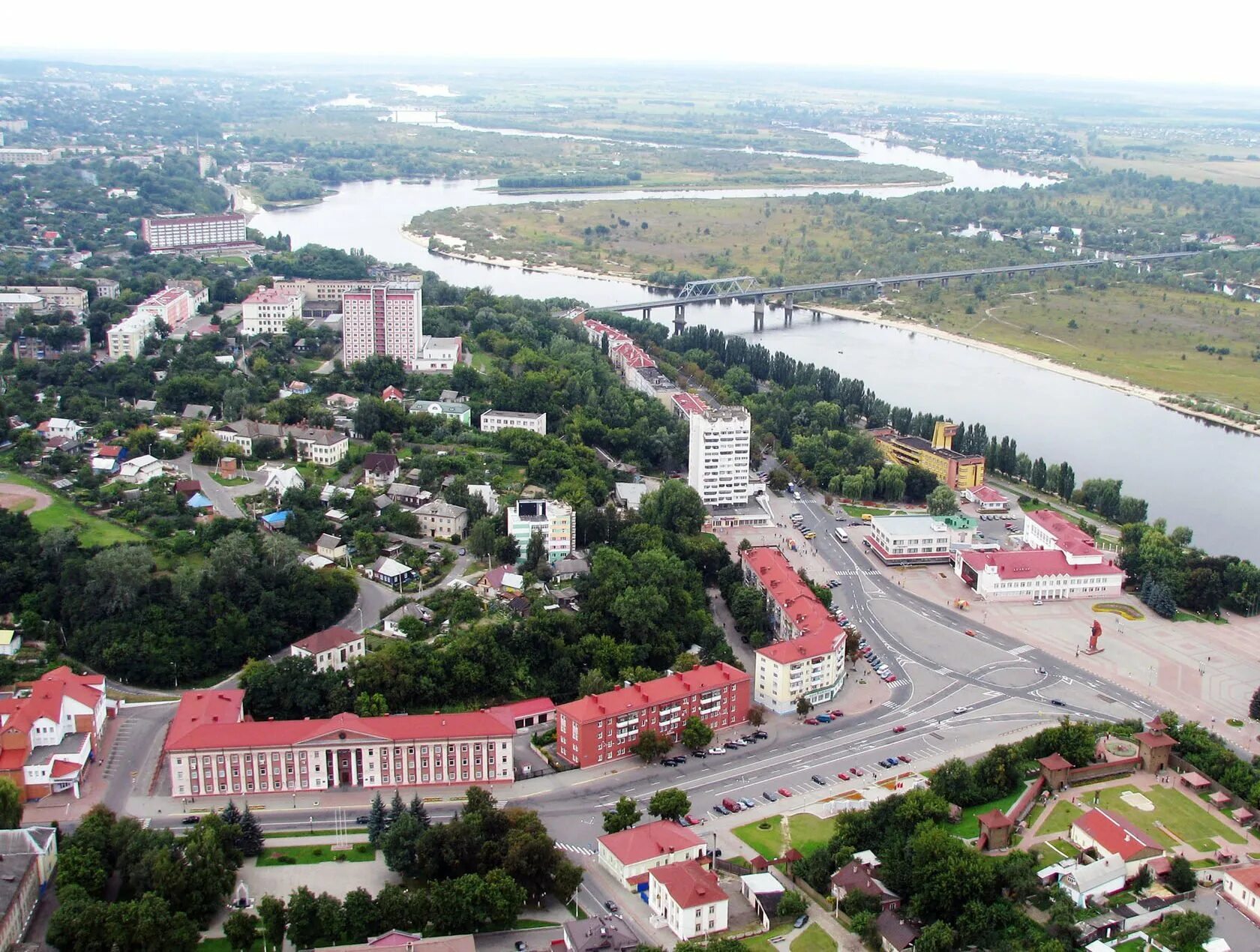 Замковая гора мозырь. Мозырь центр города. Мозырь центр города. Мозырь белоруссия. Гомельская область г мозырь.