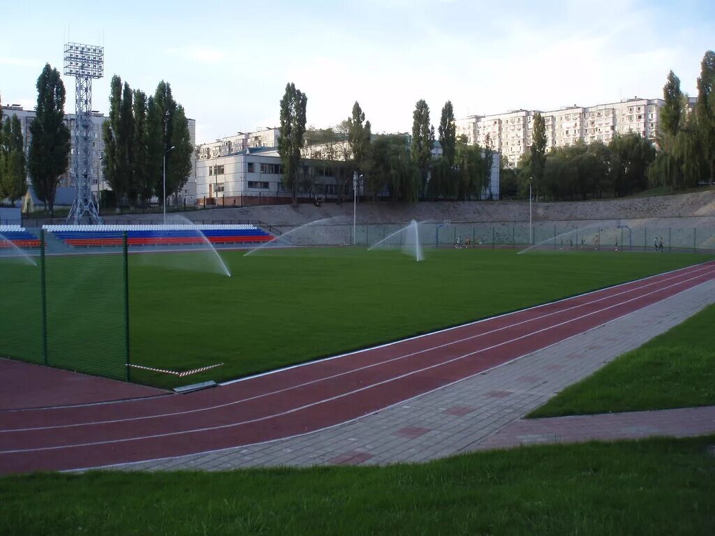 белгород школа 33 стадион. школа 49 футбольео белгород. 42 школа белгород стадион. 49 школа белгород футбольное поле. белгород стадион сош 49.