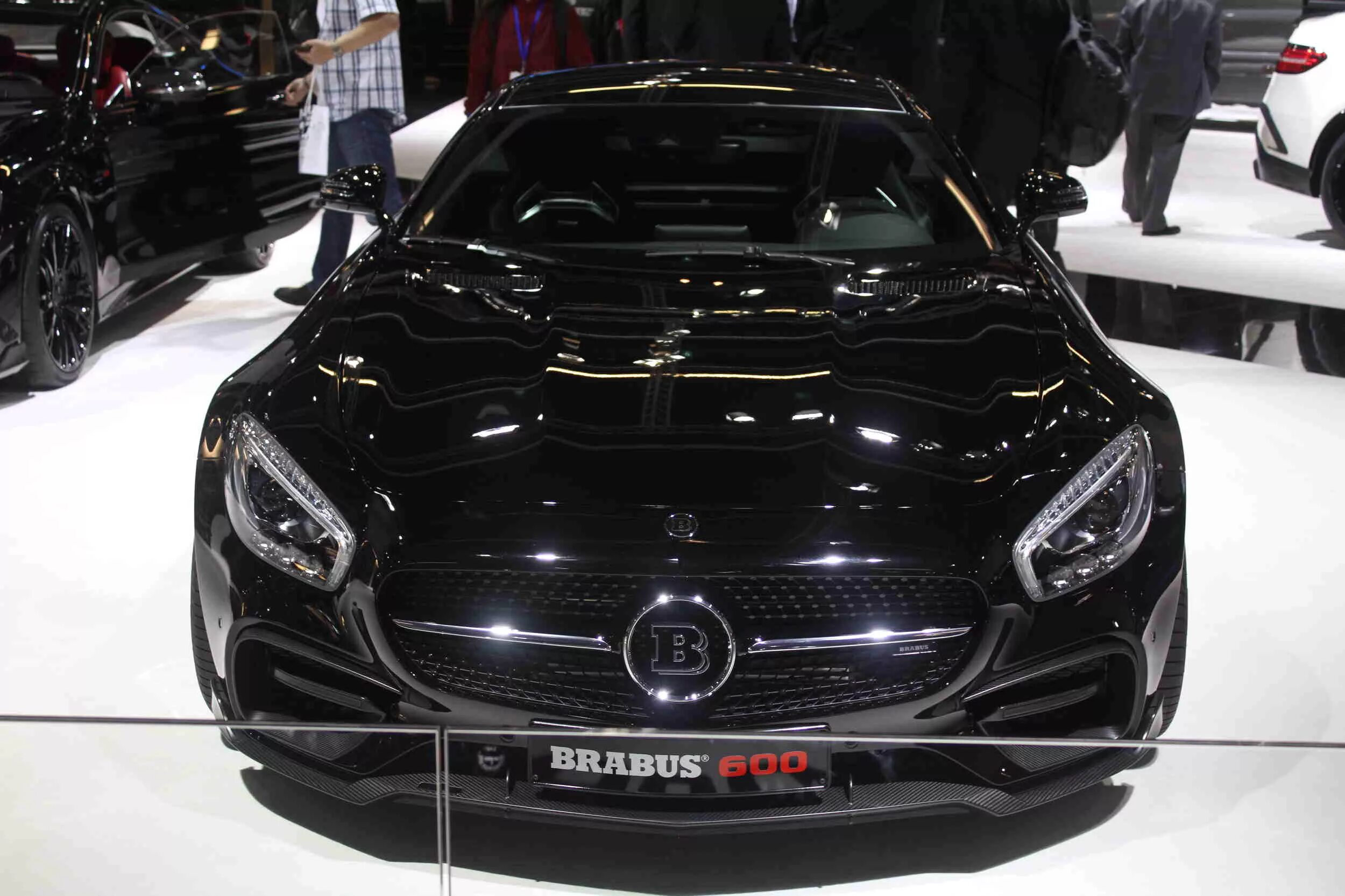 Мерседес брабус купить. Мерседес АМГ Брабус. Mercedes Benz AMG Brabus. Mercedes AMG Brabus. Mercedes Brabus gt64.