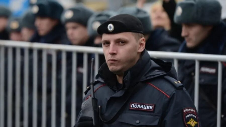 Может ли бывший сотрудник полиции. Берет полиции. черный берет полиции. берет мвд. полиция россии в бертах.
