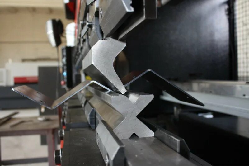 Листогиб ручной лр 1. Изгиб железа. Станок для загибания листового металла. Гибочные пуансоны и матрицы. Самодельный листогиб для металла 2мм.