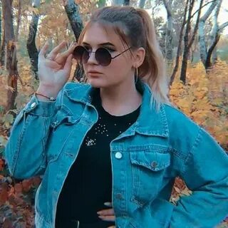 Тони чита