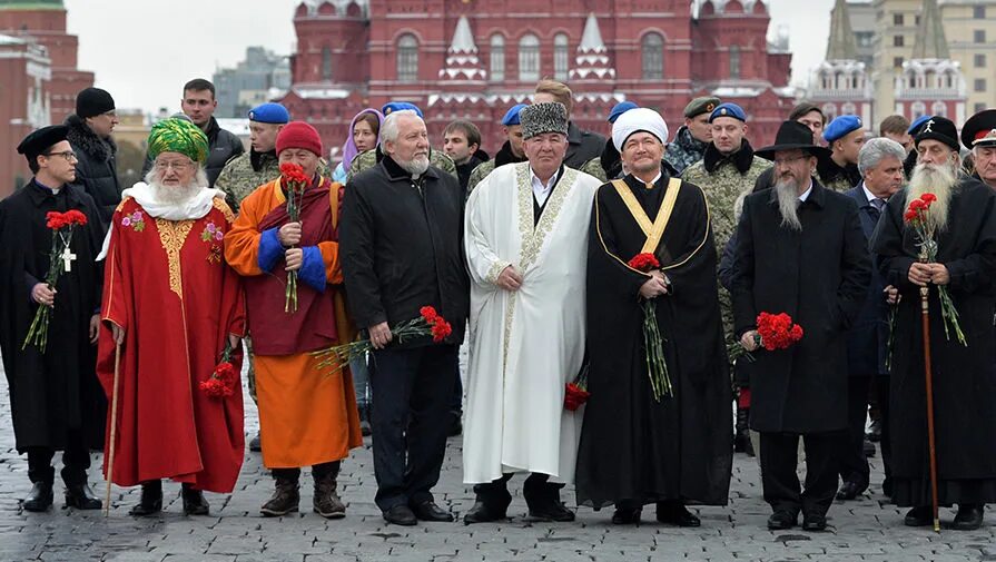 Религиозные конфессии России. Представители конфессий в России. Представители религиозных конфессий. Священники разных конфессий. Другие православные конфессии