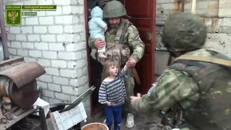 Жители Донбасса в подвалах. Военные ЛНР И дети Донбасс. Дети донбасса в подвале