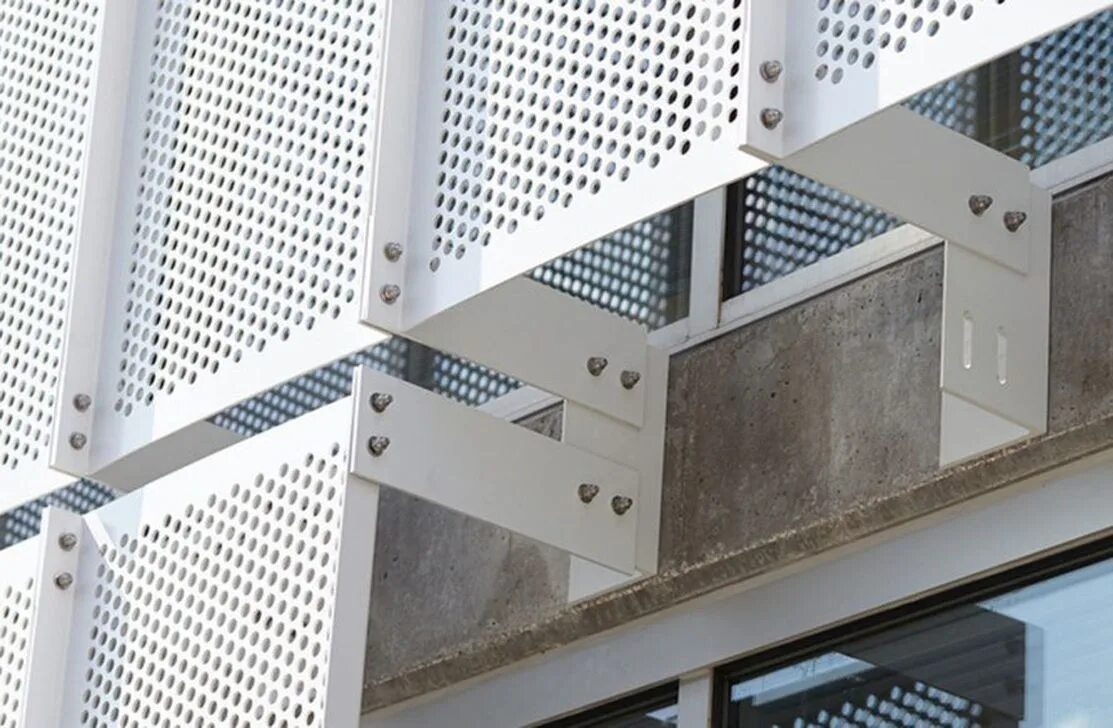 Крепление профлиста нс57 к металлу. Профлист н60 нахлест. Крепеж деревянных ступеней к металлическому каркасу. Панель алюминиевая композитная акп алюкобонд 4 мм fr. Кассеты перфорированные стальные 9003.