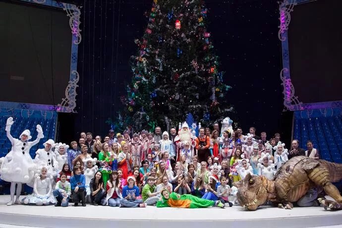 Цирк деда мороза лига зимних волшебников 3. Ск олимпийский цирк деда мороза. Новогодний цирк деда мороза. Ск олимпийский цирк деда мороза. Цирковое представление мастерская деда мороза.