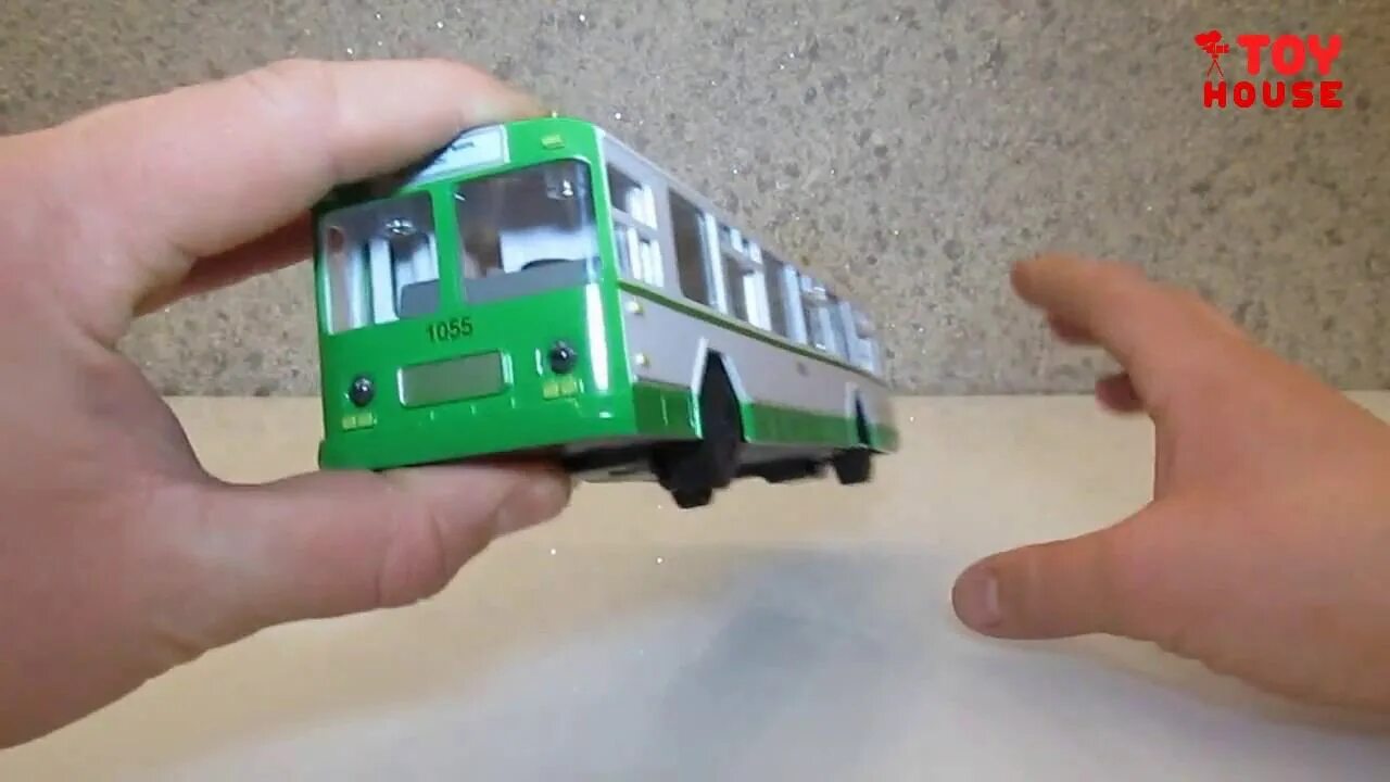 Распаковка технопарка. Игрушка автобус на радиоуправлении. автобус игрушечный со светом на пульте управления. кран с автобусом распаковка. технопарк автобус видео.