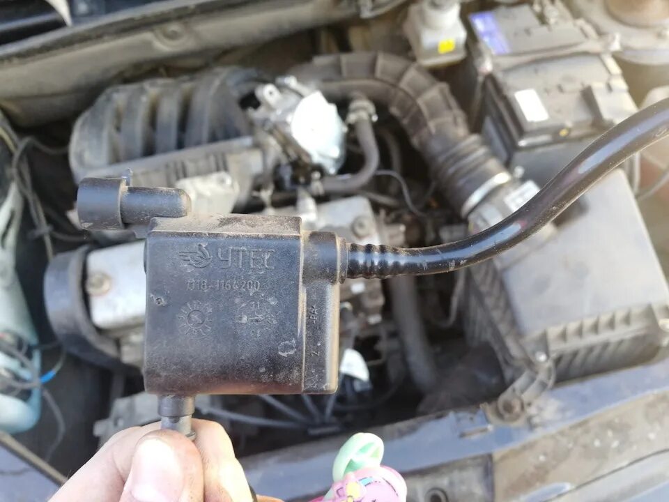 Падает холостой ход на калине. Дроссельный узел калина 1. Клапан холостого хода лада приора. Ваз 2114 плавают обороты на холостом ходу причины. Датчик холостого хода сузуки сх4 где находится.