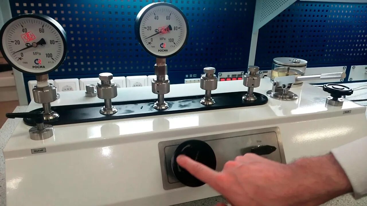 Грузопоршневой манометр мп-60 эталон. Прибор для проверки манометров ппм-1. Пресс мп-600 для манометров. Пресс для поверки манометров 60 мпа. Оборудование проверки манометров.