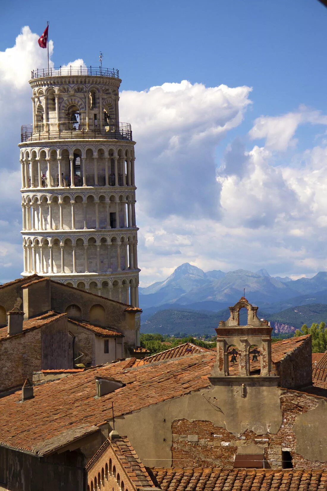 Какие бывают башни. Пизанская башня. Башня Анджера Италия. Башня Сион. Башни Сабато.