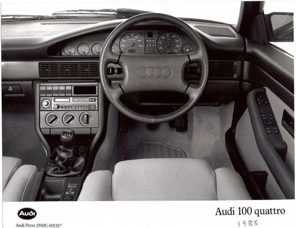 Ауди 100 45 кузов 2. Салон ауди 100 1993. Ауди 100 автомат. Ауди 100 1992 салон. Ауди 100 44 кузов салон.