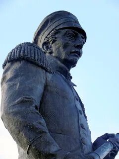 Памятники адмиралам