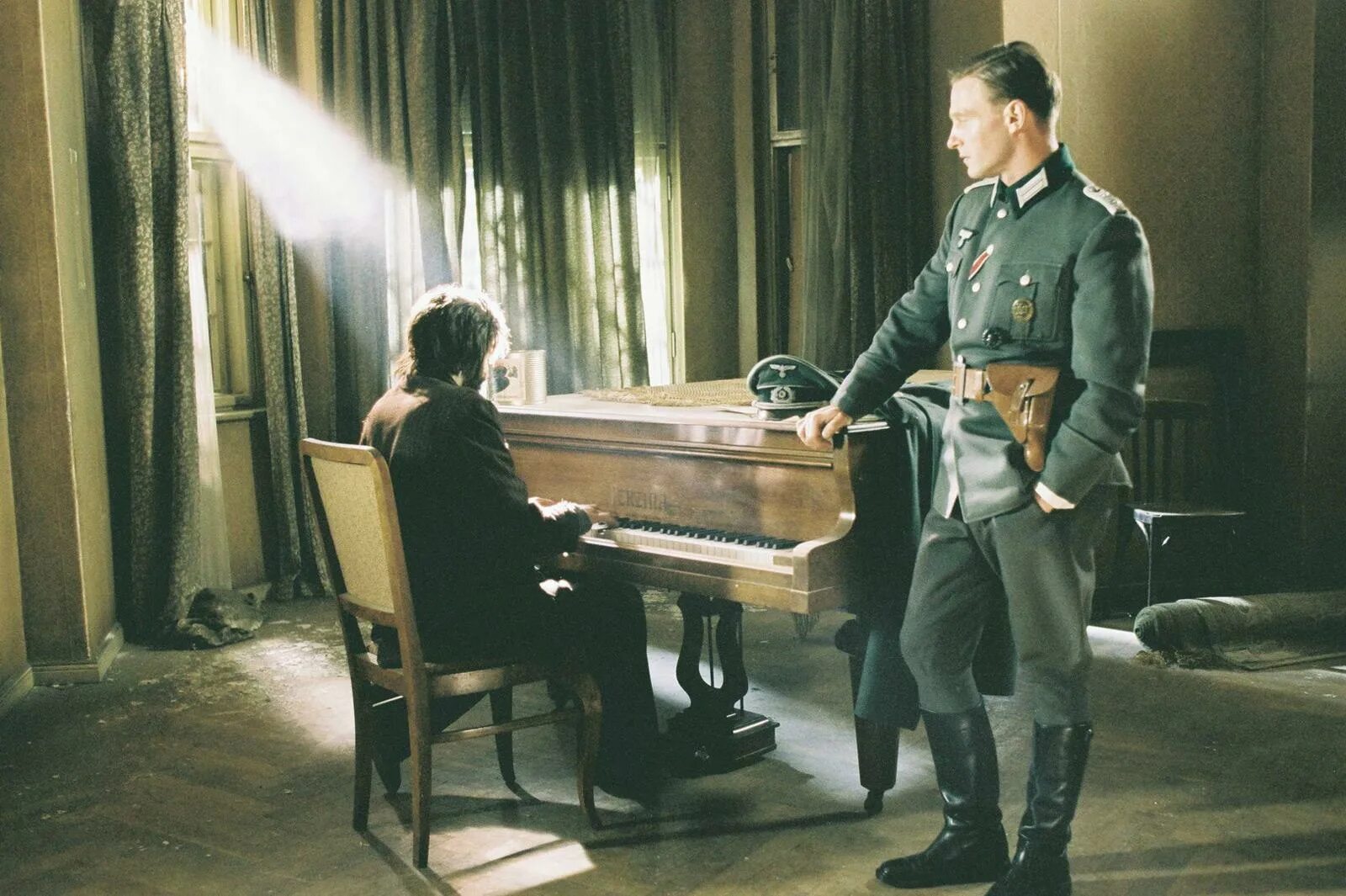 Пианист фрагмент. Пианист фильм 2002. пианист  the pianist (2002). томас кречманн пианист. роман полански пианист 2002.