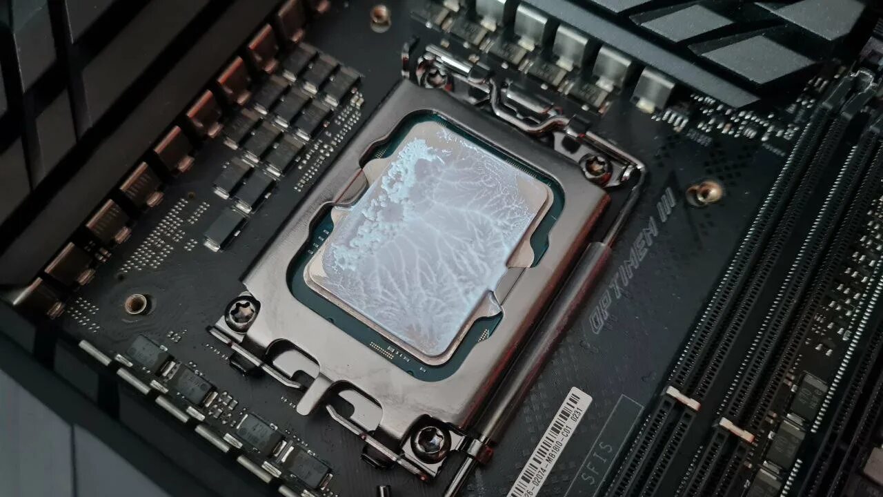 Lga 1700 установка процессора. Lga 1851 сокет. i7 13700k. intel core i7 13700k. lga 1851 материнская плата.