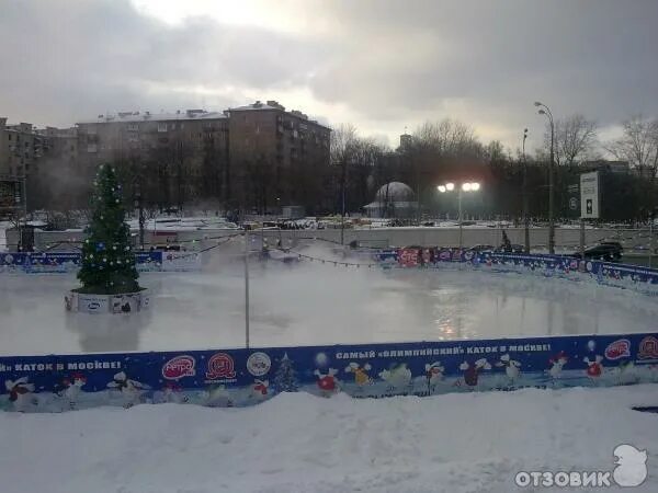 Каток проспект вернадского. Каток на проспекте Вернадского. Каток в Олимпийский открытый. Метро Волжская каток.